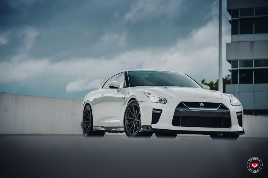 Nissan GT-R on Vossen Wheels (M-X2) 2019 года  (фото 12 из 26)
